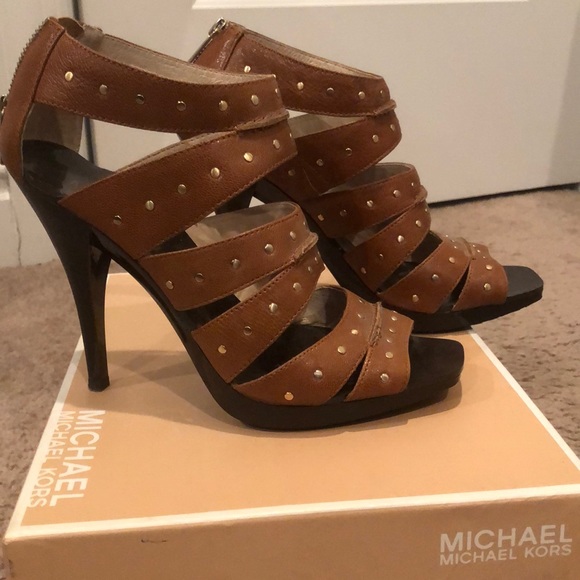 Michael Kors Astor sandal - Picture 2 of 9